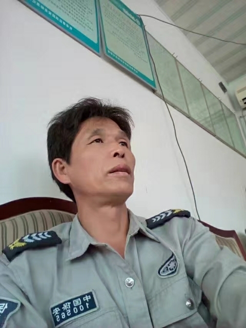 卧窗听雨的第一张照片--连城相亲网
