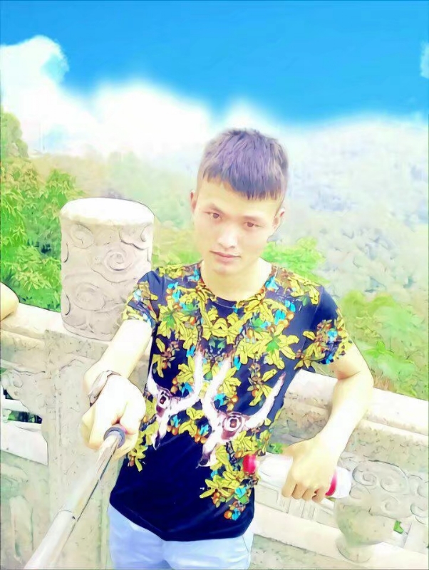 孤独王者元首的第一张照片--连城相亲网