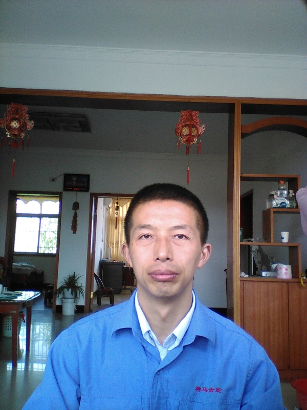红玫瑰的第一张照片--连城相亲网