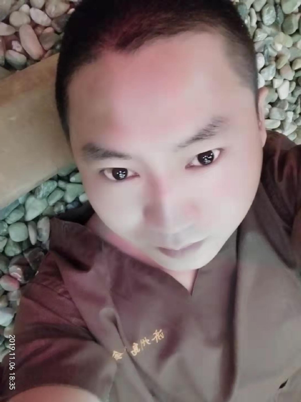 红枫叶的第一张照片--连城相亲网