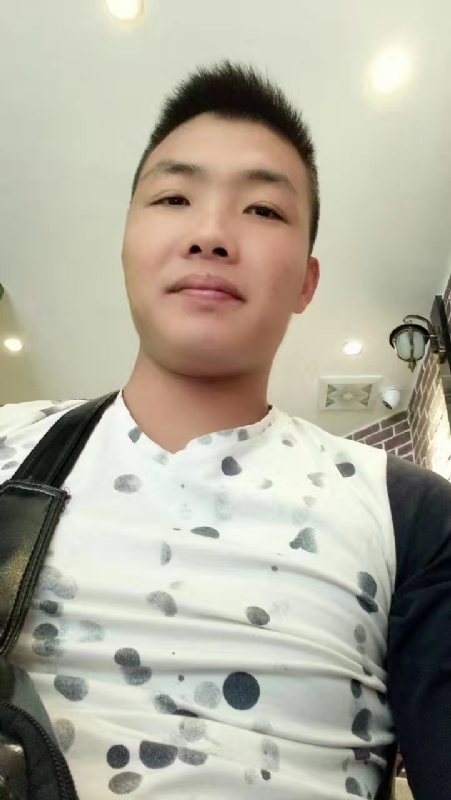 吃生蚝的小乖乖的第一张照片--连城相亲网