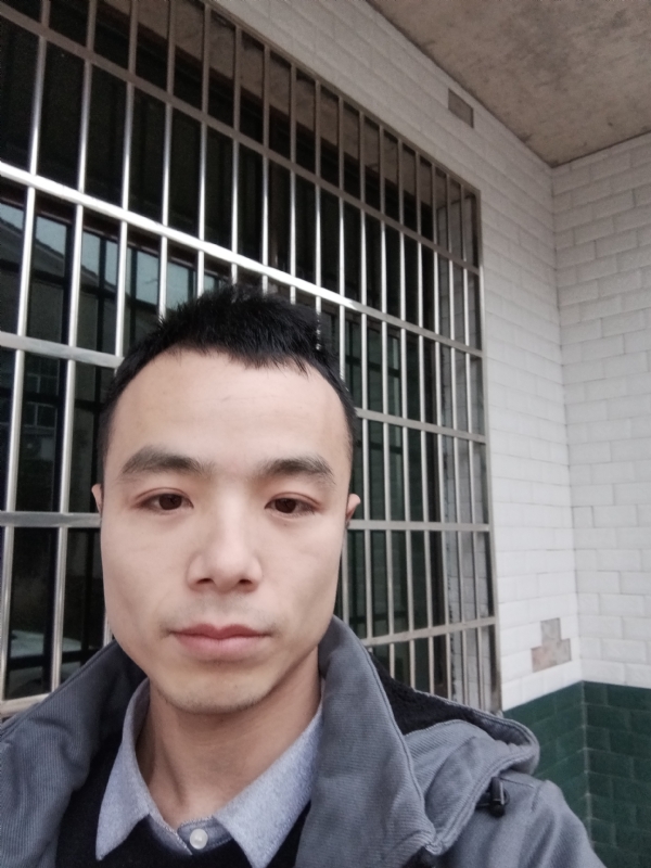 笑得那么开心的第三张照片--连城相亲网