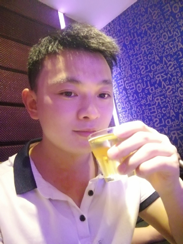 幸福的拥抱的第一张照片--连城相亲网
