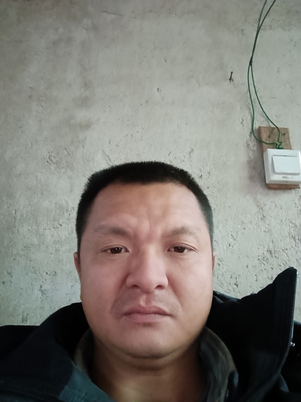 兰成龙的第四张照片--连城相亲网