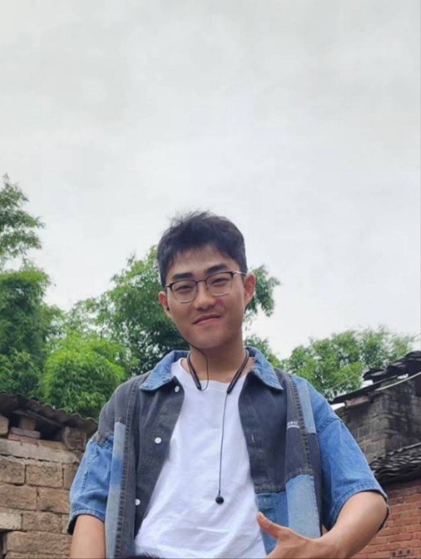 越努力越幸运的第一张照片--连城相亲网