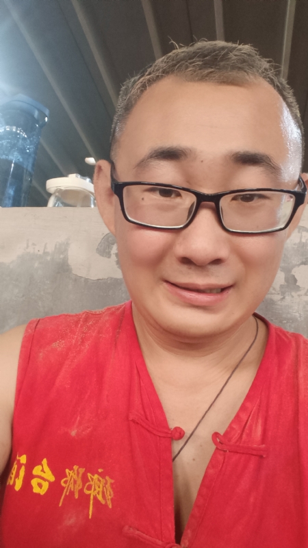 黑黑一笑的第二张照片--连城相亲网