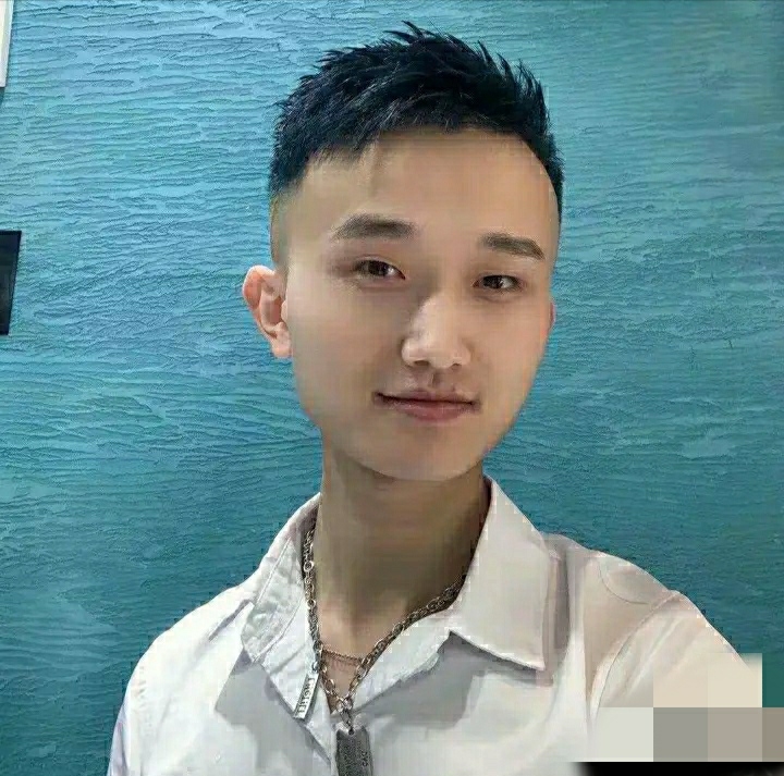 小哥哥的第一张照片--连城相亲网