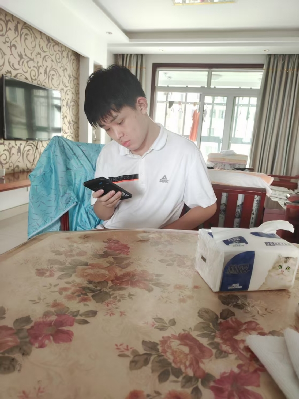 铁在烧的第一张照片--连城相亲网