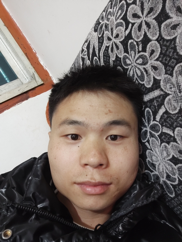 麒麟区幼儿园扛把子的第三张照片--连城相亲网